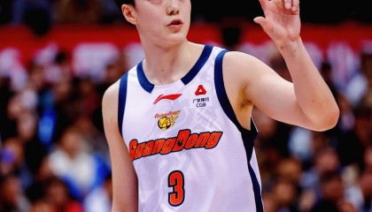 开云下载-常规赛仅31.3%！胡明轩季后赛至今3分球27投14中 三分命中率51.9%