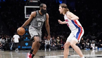 开云-哈登斩获三双状态逐渐回暖 篮网终于步入正轨？