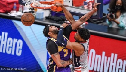 惨遭八村垒血腥隔扣！浓眉末节打5号位强行挽尊