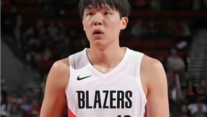 开云下载-扎心！开拓者媒体人批杨瀚森跟不上季后赛节奏 建议留下罗威
